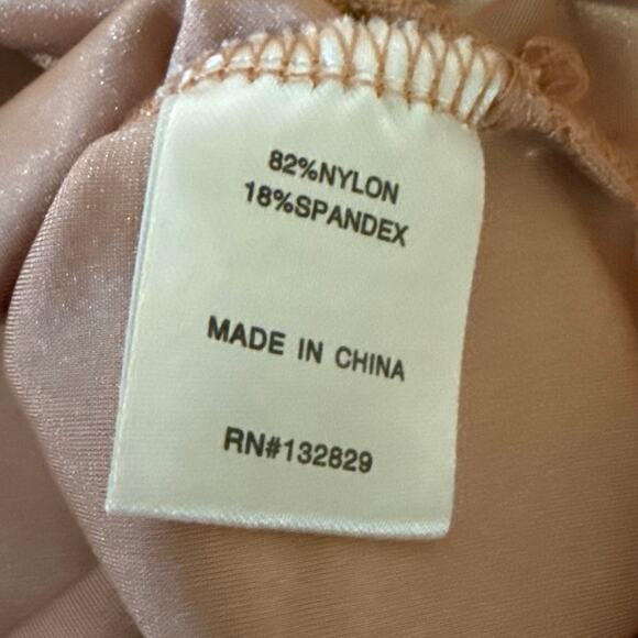 Superdown Corine Nude Pink Twist Front Short Sleeve Plunge V-Neck Bodysuit Top M - Picture 5 of 5